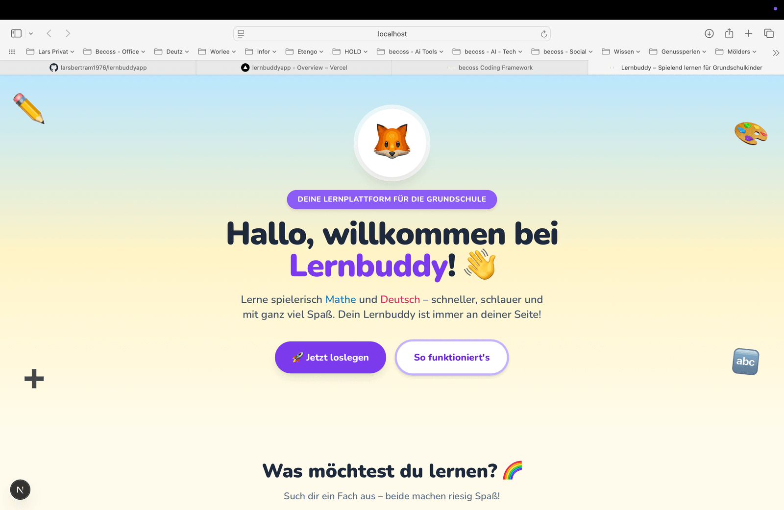 Bunte, kindgerechte Startseite eines fertigen KI-Lernbuddys mit Fuchs-Maskottchen, Begrüßung und zwei großen Buttons